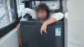 꾸중 들은 中소녀, 홧김에 세탁기 들어갔다가…결국 분해