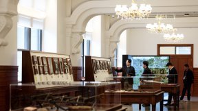 90년 역사 건물을 백화점으로… ‘쇼핑의 신세계’