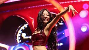 제니 “엄마 사랑해”…美 코첼라서 눈물 왈칵