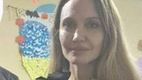 앤젤리나 졸리, 방탄조끼 입고 우크라 깜짝 방문…병원 찾아