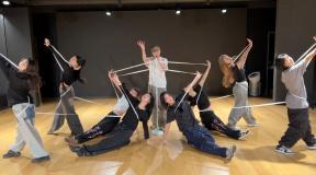 강승윤, ‘미’ 퍼포먼스 공개…스탠드 마이크·밴드 활용 ‘눈길’