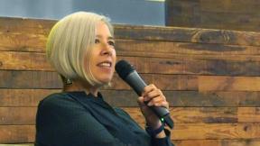 “아버지는 트렁크 하나 들고 미국에 건너왔죠”