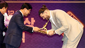 최동원상 받은 폰세의 ‘코리안 드림’… 이룰 건 다 이뤘다