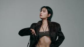 나나 파격 패션 소화…완벽 비율 과시