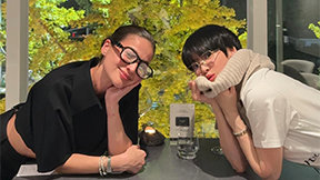 송혜교, 앤 커티스와 만남 인증…쇼트커트도 찰떡 소화 미모