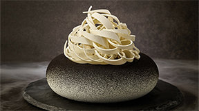 50만원짜리 케이크 나왔다…성탄절 앞두고 호텔들 초고가 경쟁