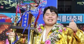 ‘모래판 괴물’ 김민재, 통산 세 번째 천하장사…올해 3개 대회 석권