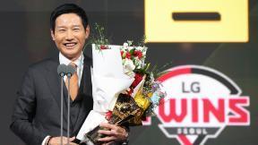 ‘통합 우승’ 염경엽 LG 감독, 초대 올해의 감독상 영예