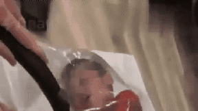 “지퍼 닫자 공포 비명” 아들 진공포장한 母, SNS가 뭐라고…