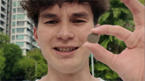 단 100원으로 차 샀다…42일 만에 기적 이룬 남성