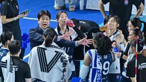 도로공사, 흥국생명 꺾고 선두…김종민 감독, 여자부 최다승 달성