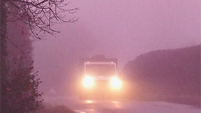 영국 하늘 덮은 ‘분홍빛 안개’…“광학적 현상일 뿐이라는데”