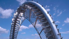 40m 높이서 멈춰선 롤러코스터…“공포의 1시간”