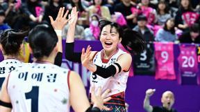 크리스마스 유니폼 입고 8연승 현대건설…3라운드 MVP 김다인 “계속 입어야겠다”