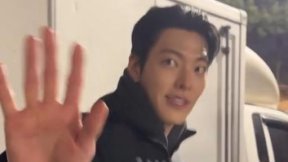 ‘신민아♥’ 김우빈, 신혼여행 후 첫 근황…“수고했어요”