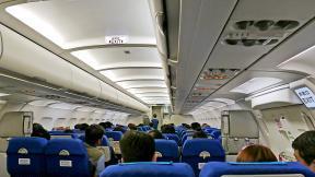 술 취해 승무원에 키스 시도…영국 사업가 법정행