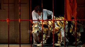 15㎏ 꼭두각시 조작하며 호랑이 동작 생생하게