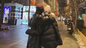 송혜교, 길거리 심야 데이트…“나의 사랑 은숙 언니랑”