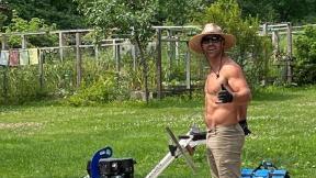 콘크리트 붓는 스노보더… 치아 치료하는 컬링선수