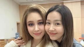 “울 옥이 축하해” 이진, 옥주현 첫공 찾았다…여전한 핑클 우정