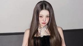 장원영, 인형이야 사람이야? 검은 스타킹 신고 고혹 무드