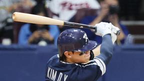 동점포 쏘아올린 김도영…09km 커브로 日타자 잠재운 류현진