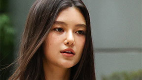 뉴진스 출신 다니엘, 3·1절 日 한복판서 태극기 흔들었다