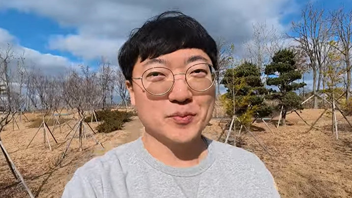 충주시청 떠난 김선태, 영상 하나로 100만 구독자 돌파