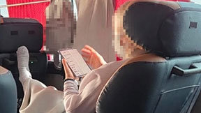 “스님, 버스에서 이러시면 좀”…앞 좌석에 발 올려 ‘빈축’