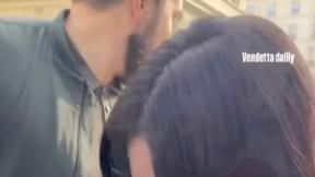 제니, 파리서 집요한 사인 요구에 당황 “매우 스트레스”