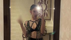 블랙핑크 제니, SNS에 돌연 ‘손가락 욕’ 사진 게시