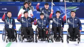 한국 휠체어컬링, 개최국 이탈리아 꺾고 4강 진출…믹스더블 이어 또 한 번 메달 노린다