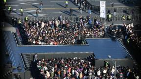 “심장이 터질 것 같다” 설렘 속 BTS 공연 입장…“어디로 가냐” 혼선 속출