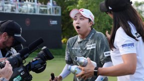 김효주, 루키때 우승한 대회 또 품었다… “똑같은 트로피 기뻐”