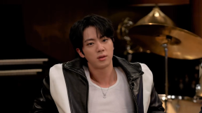 BTS 진, 새 앨범 크레딧 제외에 팬들 “납득 안돼”