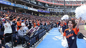 작년 홈런 꼴찌 롯데, 이틀간 7방 펑펑… 화끈한 개막 2연승