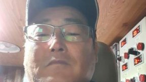 ‘밥줄’ 그물 끊고, 화재 선박 8명 살린 선장