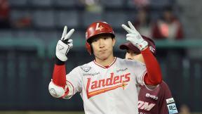 ‘5할 맹타’ 박성한·고명준, 초반 SSG 선두 도약 이끄는 ‘불방망이’