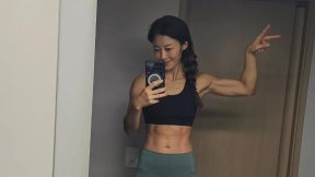 ‘애둘맘’ 이지현, 놀라운 식스팩+팔 근육 “살아 돌아온 복근”