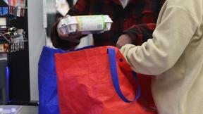 “썼던 지퍼백도 다시”…나프타 부족 길어지자 절약 나선 시민들