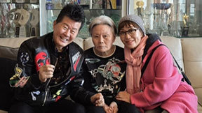 하춘화, 치매 투병 태진아 아내 문병…“옥경이에게 큰 선물까지”