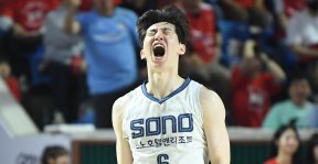 ‘3쿼터 30점 폭발’ 소노, SK 꺾고 6강 PO 2연승… 4강 진출 확률 100% 잡았다
