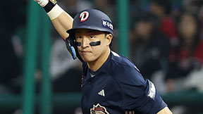 손아섭, 두산 이적 첫날 홈런포… ‘최다안타 시계’ 다시 착착