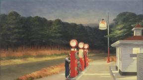 멈춤을 예감한 주유소 풍경