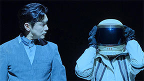 죽음의 의미 알 리 없는 염하는 로봇… 연극이란 언어로 풀어낸 SF 속 인간