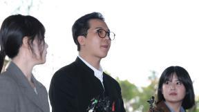 ‘부실 복무’ 위너 송민호, 징역 1년6개월 구형…“재복무 기회 달라”