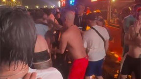 홍석천, 태국 송끄란 축제서 쓰러진 여성 구했다…“안전하게 즐겨야”