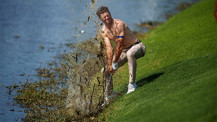 악어 서식지서 드롭 대신 ‘진흙 샷’…더 뜬 건 브레넌의 ‘식스팩’?