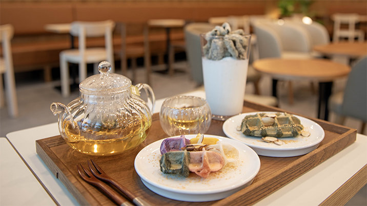 “국중박 왔으니 K-라떼”…외국인 최애 음료 된 ‘검은깨 라떼’