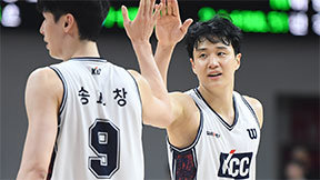 정규리그 6위 KCC, 2위 정관장 잡았다…4강 PO 첫판 승리